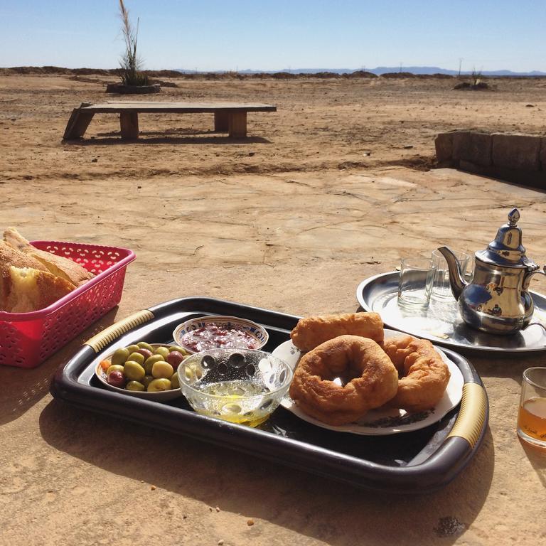 Riad Marhaba Merzane Buitenkant foto